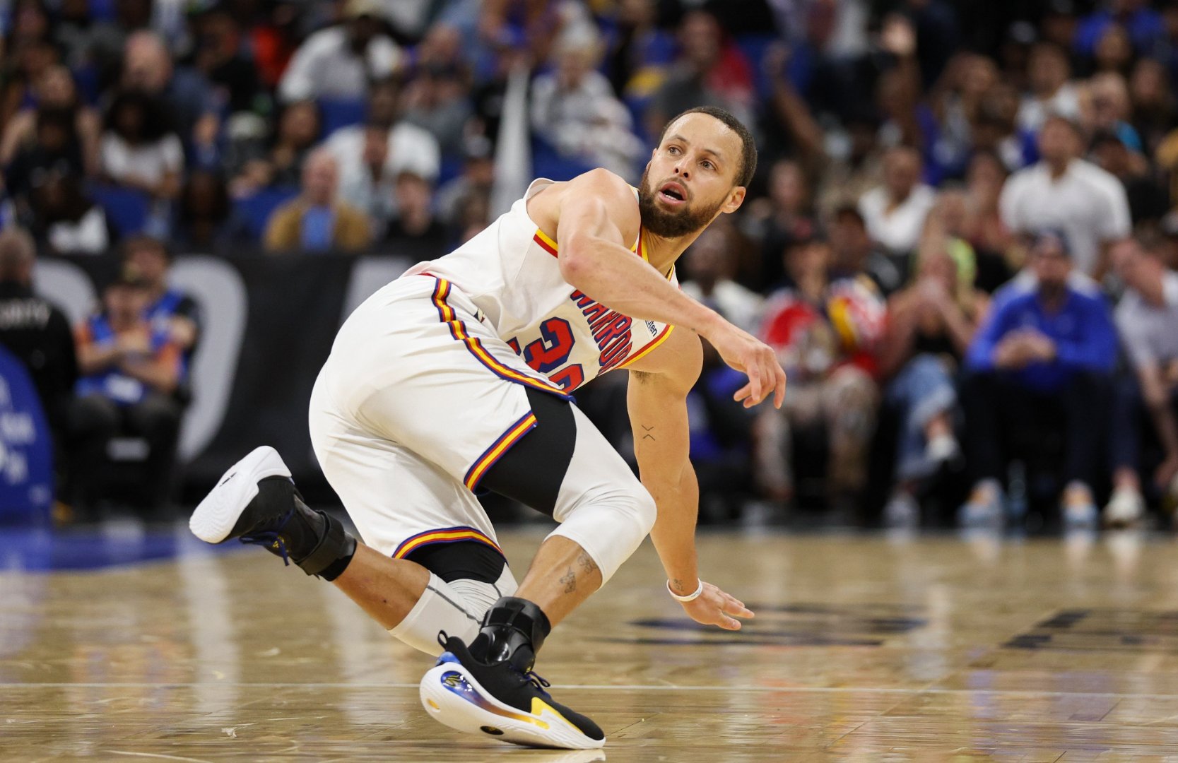 包含浙江稠州止住颓势备战NBA总决赛今晚金州勇士备战足总杯，马赛迎来里程碑备战NBA总决赛看傻球迷的词条