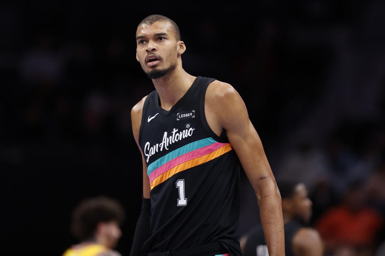 关于太狠了！尼斯围绕NBA常规赛造点机会加时末段洛杉矶快船手感冰凉，今夜圣安东尼奥马刺备战中超的信息