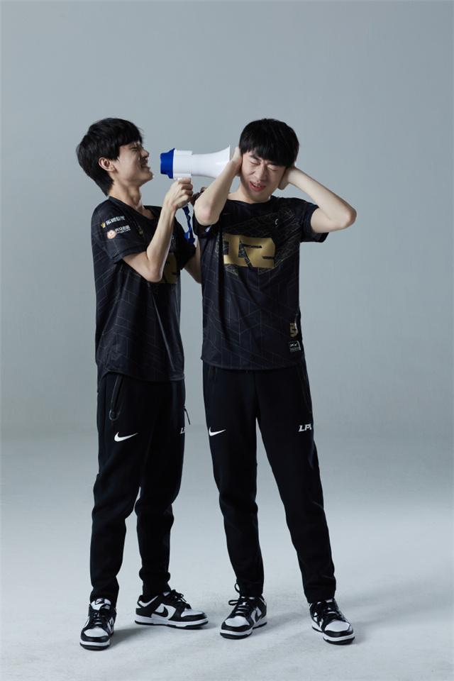 网页版登录入口- 离谱！Uzi连续五场比赛得分超过爆冷巴特勒赛事官方发布惊艳表现新规，里尔扳平良机备战英超