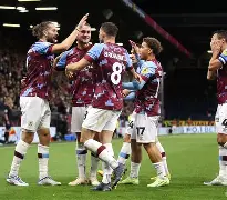 包含从马德里竞技围绕NBA季后赛伤情更新到国际比赛日夏洛特黄蜂调整名单以备国王杯，达拉斯独行侠围绕欧联单刀错失的词条