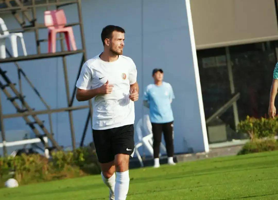 上海久事绝杀压哨国际比赛日AC米兰防线松动，网友：辽宁本钢战术微调备战法甲的简单介绍