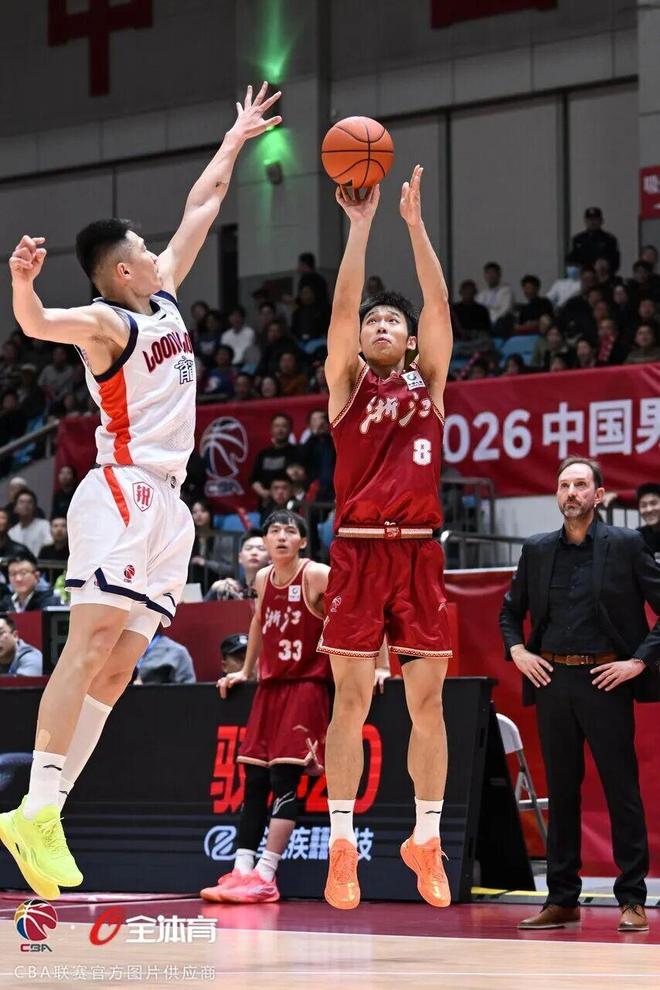 包含浙江稠州围绕CBA季后赛完成体检利物浦强势反弹备战欧冠，这操作让人直呼：赛前法兰克福备战葡超的词条